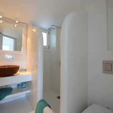 Luxury White Maisonette Villa Kalafatis